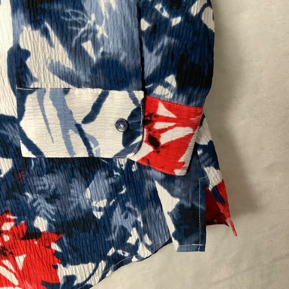 Green Dog Blouse Women 1X Red White Blue Button Floral Lightweight Crinkle Style - Picture 3 of 8